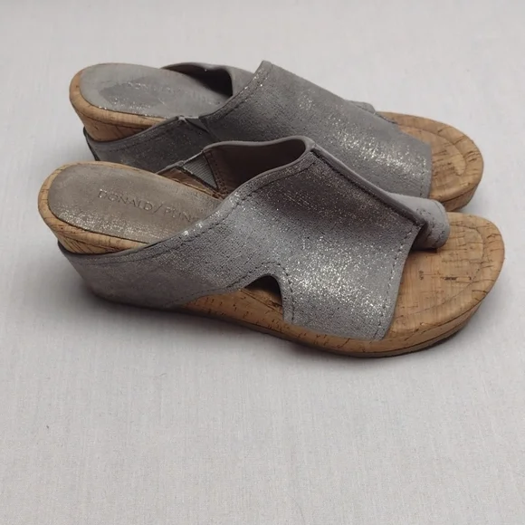 Donald J. Pliner wedge shoe - Picture 2 of 5